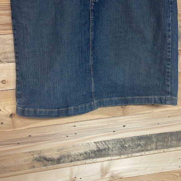 Cabela's Casuals size 8 Average Medium Wash Above-the-knee Stretchy Denim Skirt - Picture 6 of 13